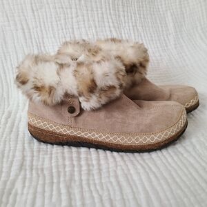 Earth Origins Everlyn Shearling Wheat Fabric Suede Booties